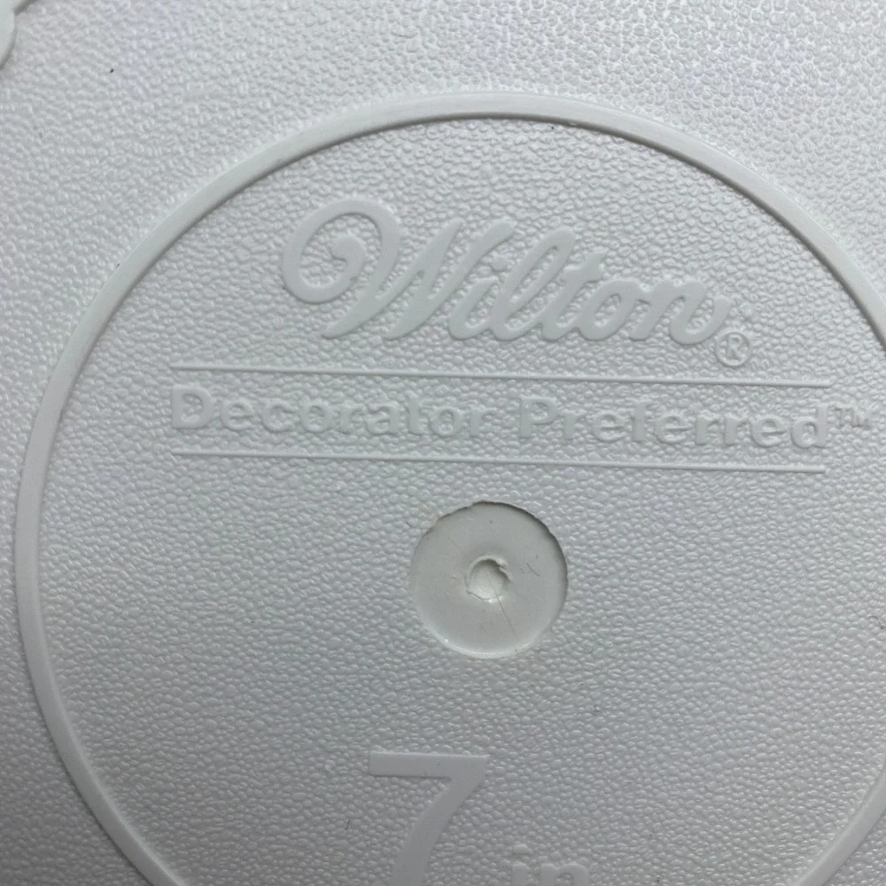 Vtg 23-Set Wilton 18
